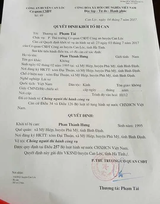 Khởi tố bị can, bắt tạm giam 2 tháng tài xế xe container hất văng CSGT  ảnh 1