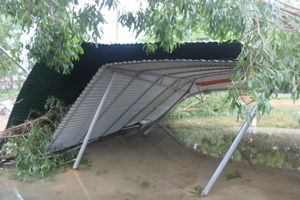 Hà Tĩnh, Nghệ An ngổn ngang sau bão ảnh 6