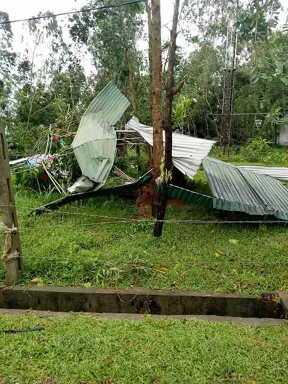 Những thiệt hại ban đầu bão số 4 gây ra tại Quảng Trị, Hà Tĩnh  ảnh 5