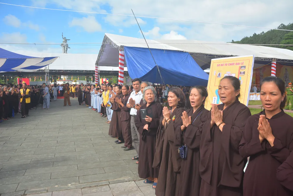 Đại lễ cầu siêu các anh hùng liệt sĩ và những người có công với Tổ quốc  ảnh 2