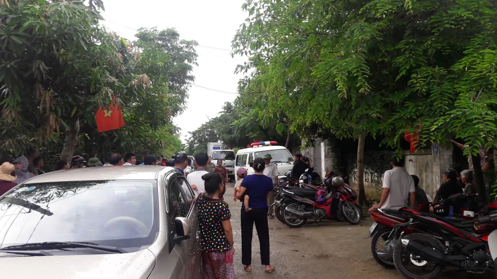 Triệt phá sới đá gà “khủng”, bắt 60 đối tượng, thu giữ hơn 300 triệu đồng ảnh 3