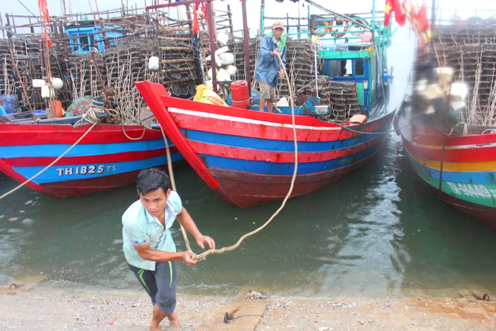 Các tỉnh miền Trung khẩn trương đối phó với bão số 10 ảnh 4