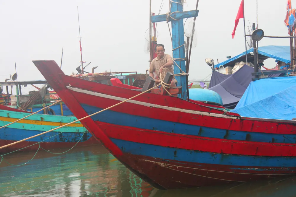 Các tỉnh miền Trung khẩn trương đối phó với bão số 10 ảnh 6