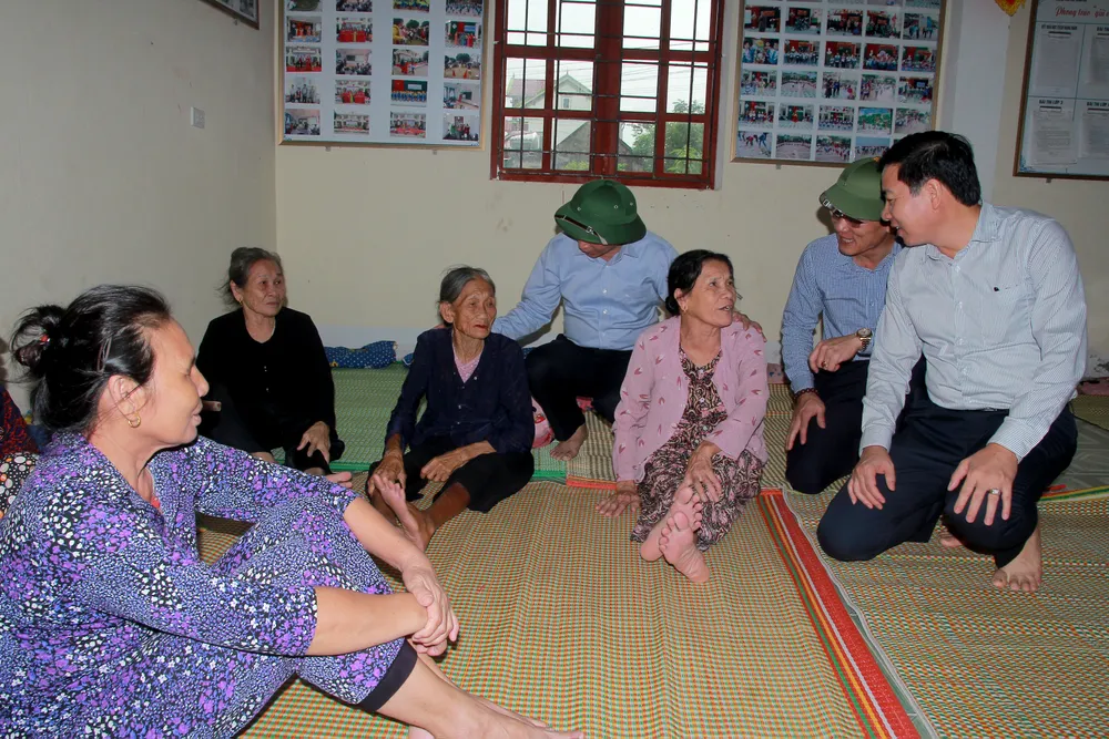 Phó Thủ tướng Trịnh Đình Dũng kiểm tra công tác ứng phó bão số 10 tại Quảng Bình, Hà Tĩnh ảnh 10