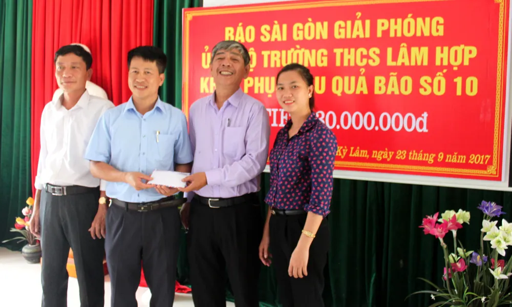 Báo SGGP hỗ trợ 3 trường học ở Hà Tĩnh bị thiệt hại do bão số 10 ảnh 2