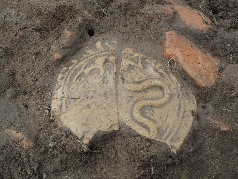 Thám sát, khai quật nghiên cứu khảo cổ học khu vực đền Huyện ở Hà Tĩnh ảnh 1