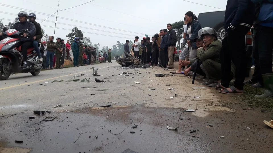 Va chạm giữa xe ô tô và xe máy, 3 người tử vong ở Hà Tĩnh ảnh 1