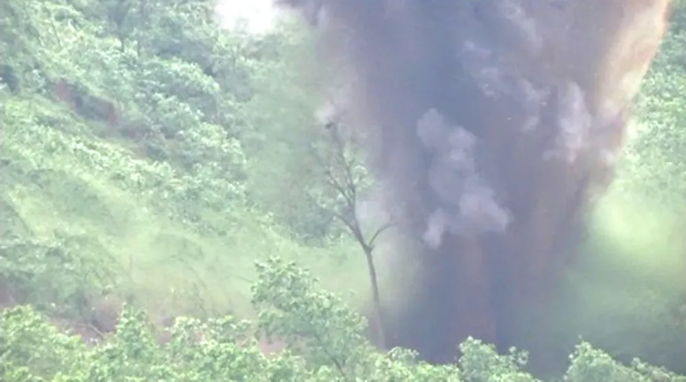 Hủy an toàn quả bom nặng 250kg còn sót lại sau chiến tranh ảnh 4