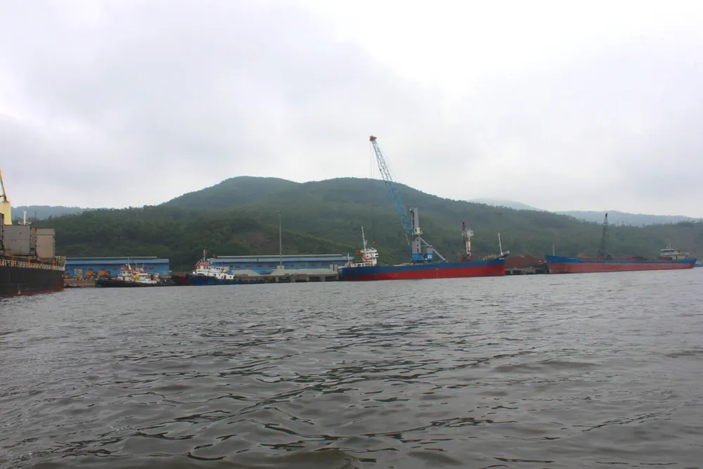 Cảng Vũng Áng đón nhiều tàu trọng tải lớn đầu năm 2018 ảnh 2