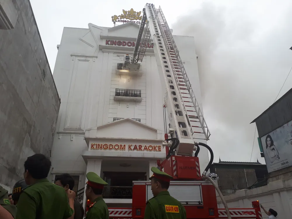 Cháy lớn tại Karaoke Kingdom Club ở Hà Tĩnh ảnh 10