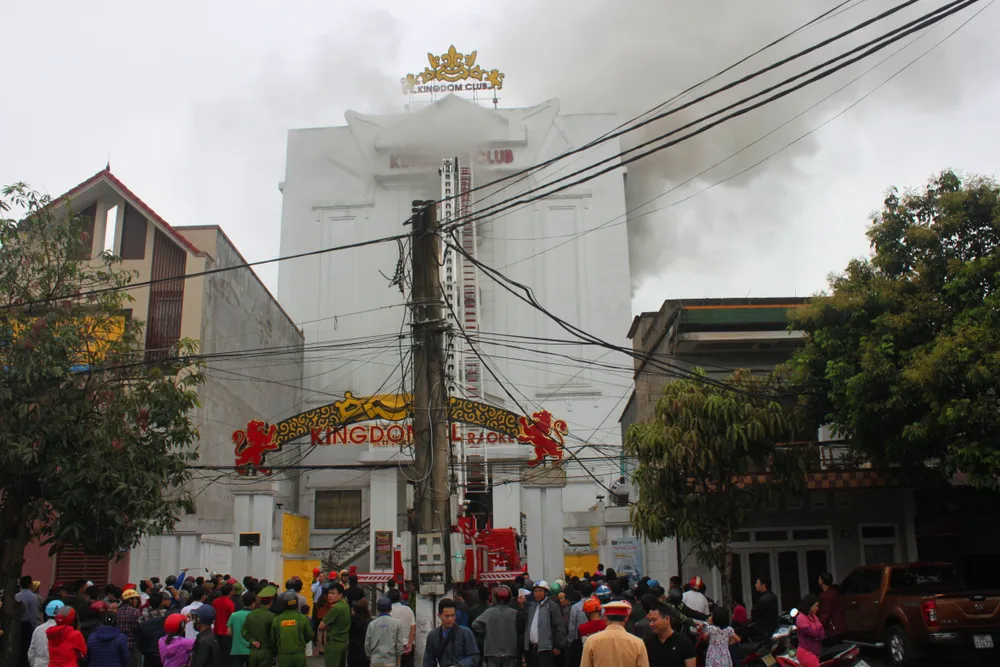 Cháy lớn tại Karaoke Kingdom Club ở Hà Tĩnh ảnh 3