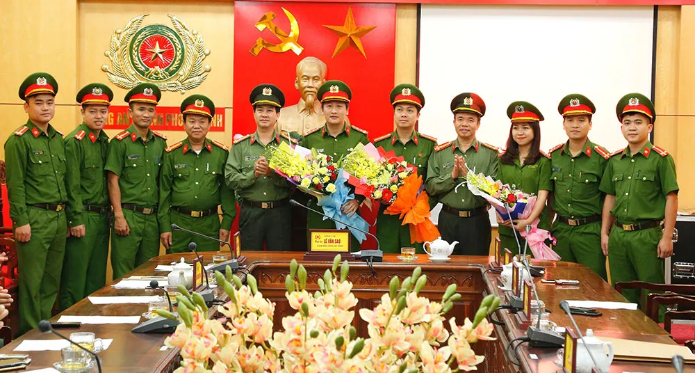 Triệt phá đường dây lô đề khủng ở Hà Tĩnh, bắt 13 đối tượng ảnh 1