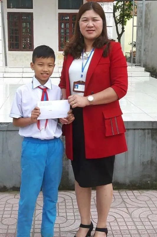 Một học sinh lớp 5 nhặt được hơn 24 triệu đồng tìm người trả lại ảnh 1