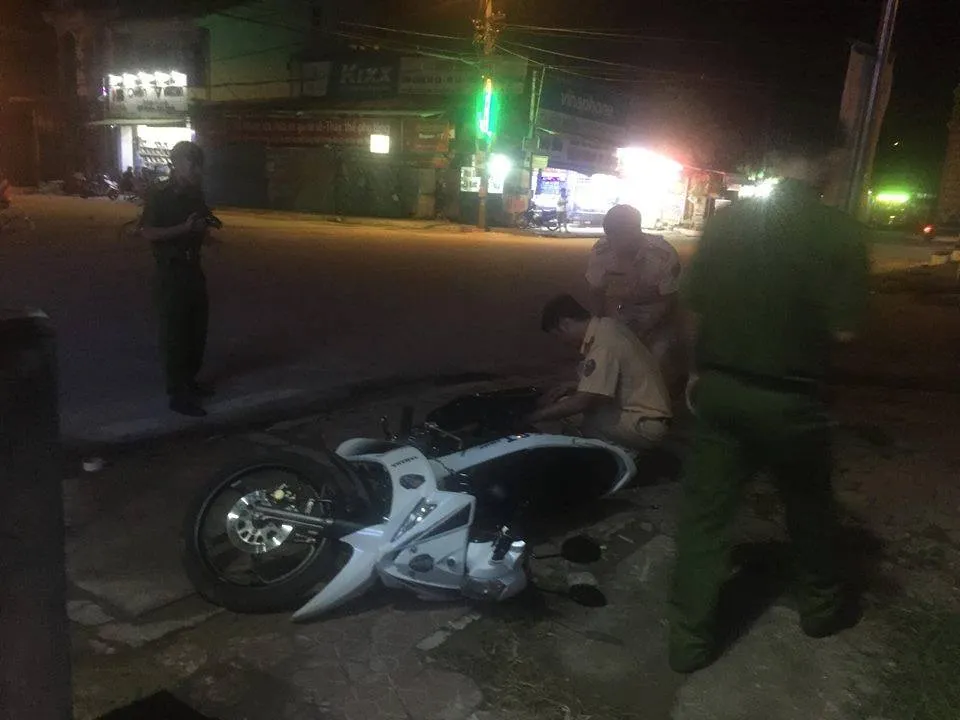 Điều tra vụ xe ben tông xe của cảnh sát giao thông rồi bỏ chạy   ảnh 1