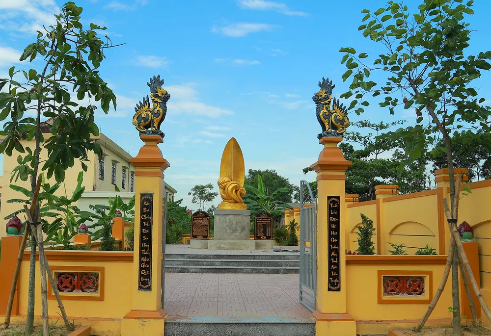 Khánh thành bia tưởng niệm trận bom kho Mí năm 1972 ảnh 2