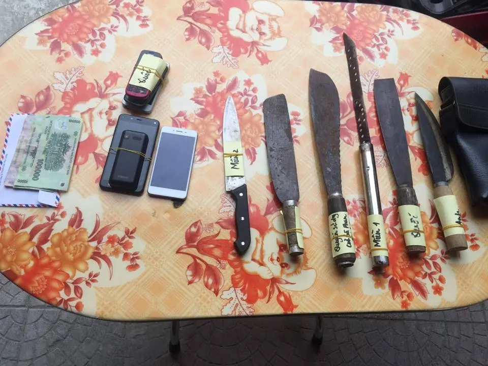 Bắt nhóm đối tượng chuyên cướp tài sản người đi đường ảnh 1