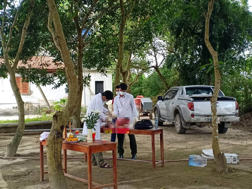 Cơ quan chức năng khám nghiệm hiện trường