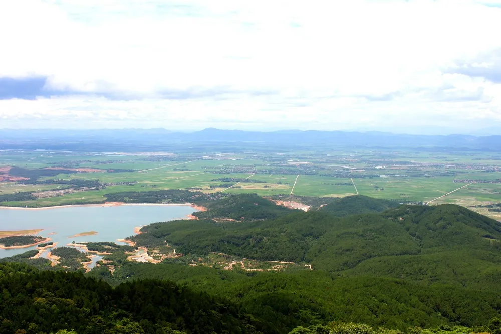 Ngày khai hội chùa Hương Tích thu hút đông đảo du khách ảnh 10