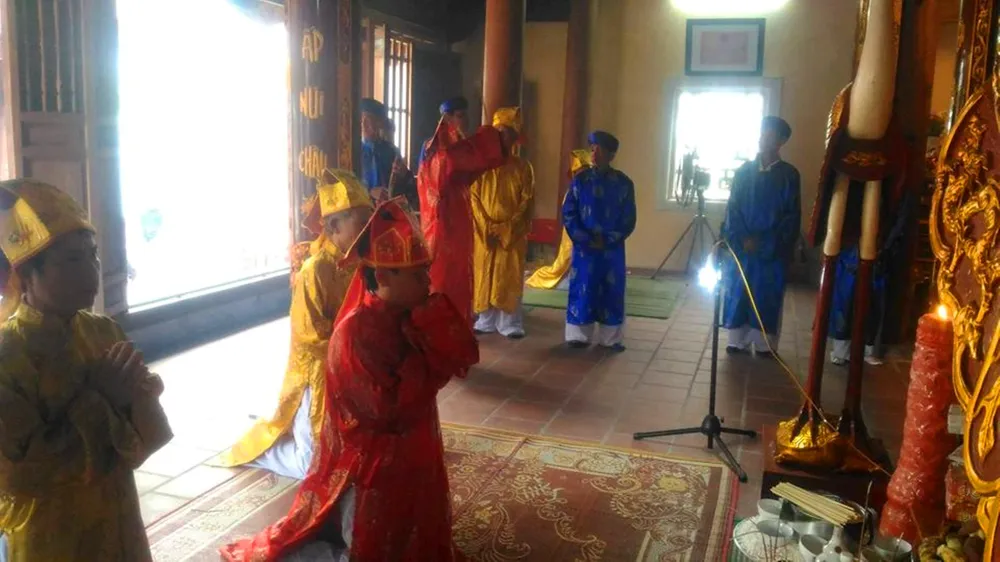 Người dân cử hành lễ giỗ vua Mai Hắc Đế ảnh 2