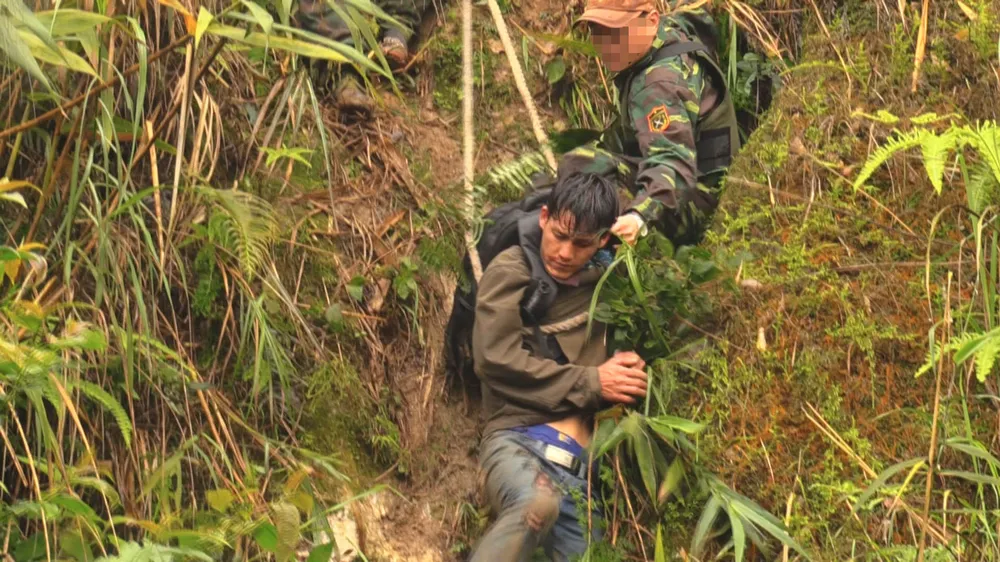 Bắt vụ vận chuyển 60.000 viên ma túy tổng hợp từ Lào vào Việt Nam ảnh 1