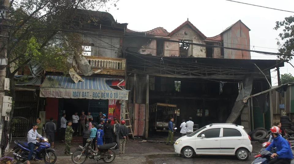 Cháy lớn xưởng làm lốp, nhiều tài sản cùng ô tô bị thiêu rụi ảnh 13