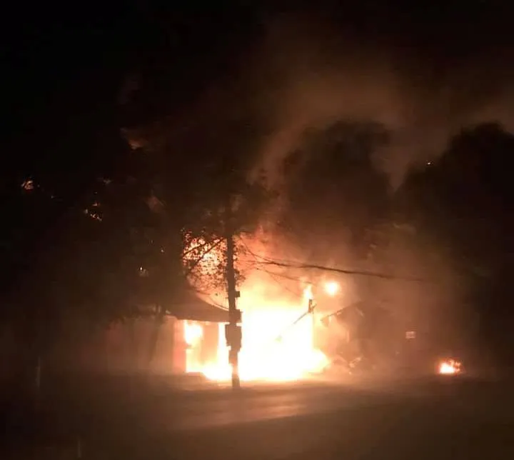 Cháy lớn xưởng làm lốp, nhiều tài sản cùng ô tô bị thiêu rụi ảnh 5