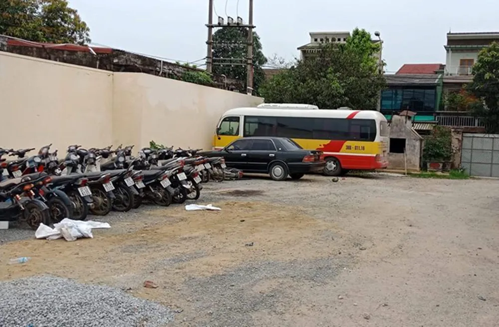 Vụ nữ hành khách tố bị hành hung ở Hà Tĩnh: Xác định xe “dù” nhái xe buýt ảnh 1