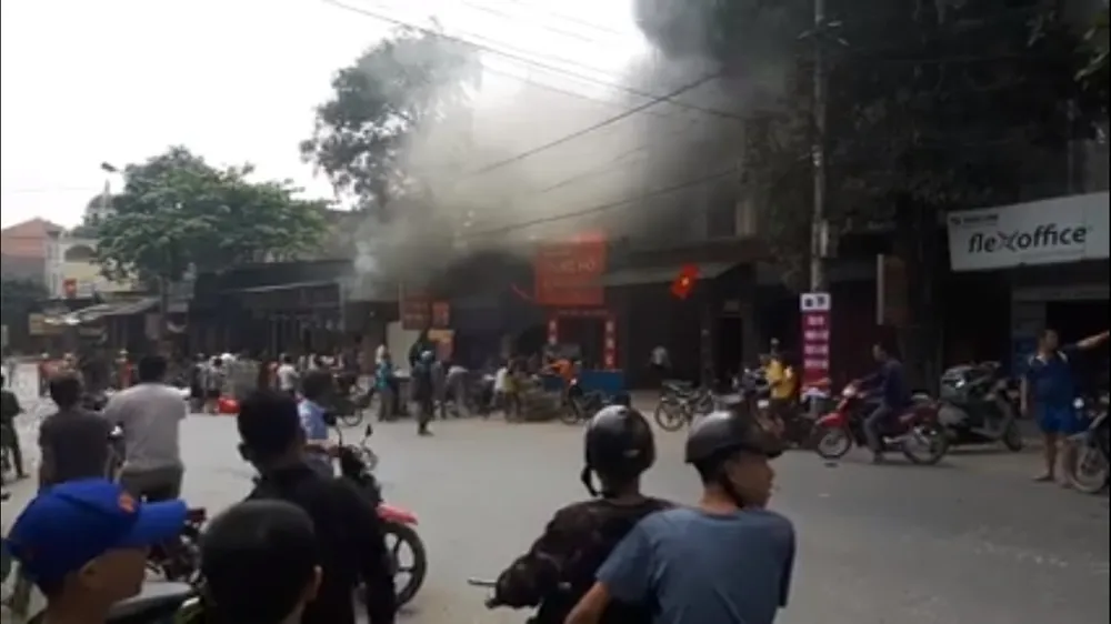 Cháy lớn tại Hà Tĩnh, nhiều nhà dân cùng tài sản bị thiêu rụi   ảnh 8