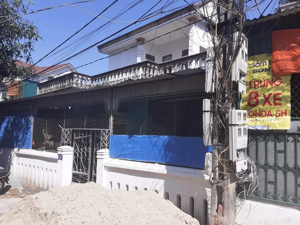 Nghi án chồng dùng dao cứa cổ vợ rồi tự sát ảnh 5