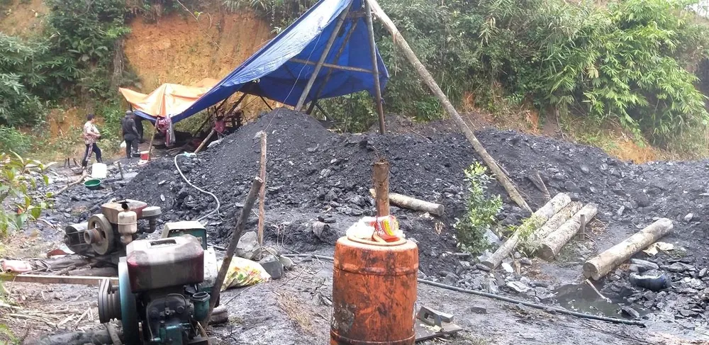Khai thác khoáng sản trái phép bị phạt 70 triệu đồng ảnh 1