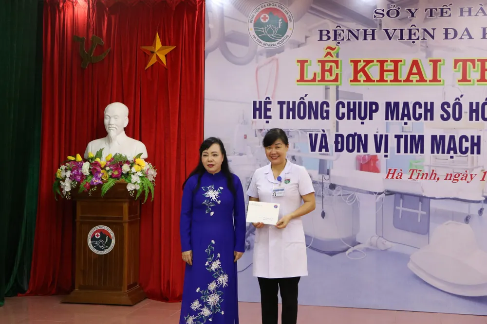 Bệnh viện Đa khoa Hà Tĩnh khai trương hệ thống chụp mạch số hoá xóa nền (DSA) ảnh 3