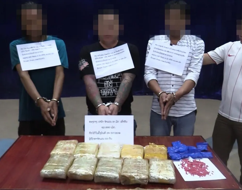 Triệt phá vụ vận chuyển 62.000 viên ma túy từ Lào về Việt Nam ảnh 1