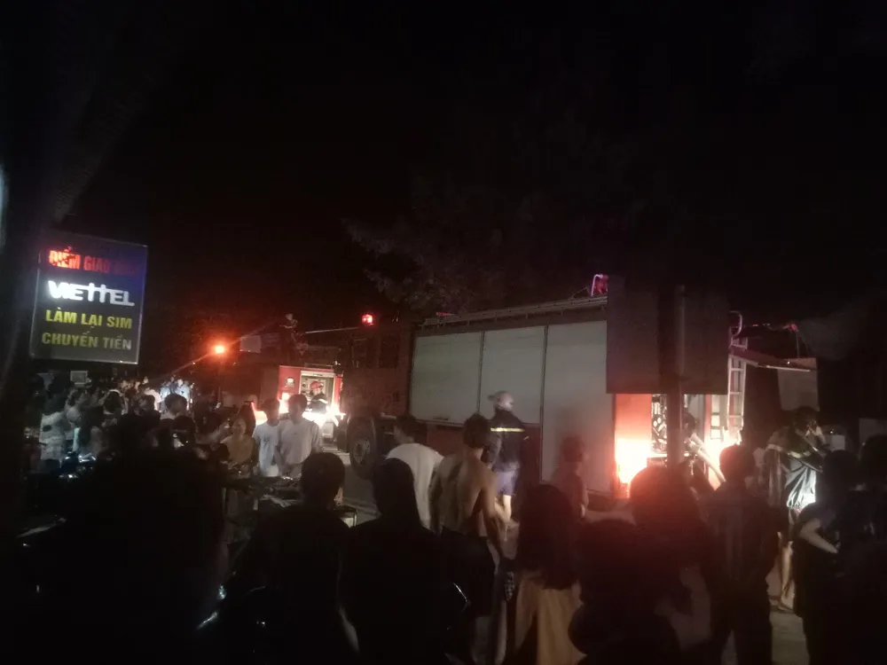 Cháy nhiều ki ốt bán hàng tại chợ Voi, Hà Tĩnh ảnh 2