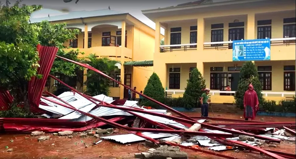 Hà Tĩnh: Tạm hoãn khai giảng năm học mới tại các địa bàn đang bị mưa lũ chia cắt ảnh 1