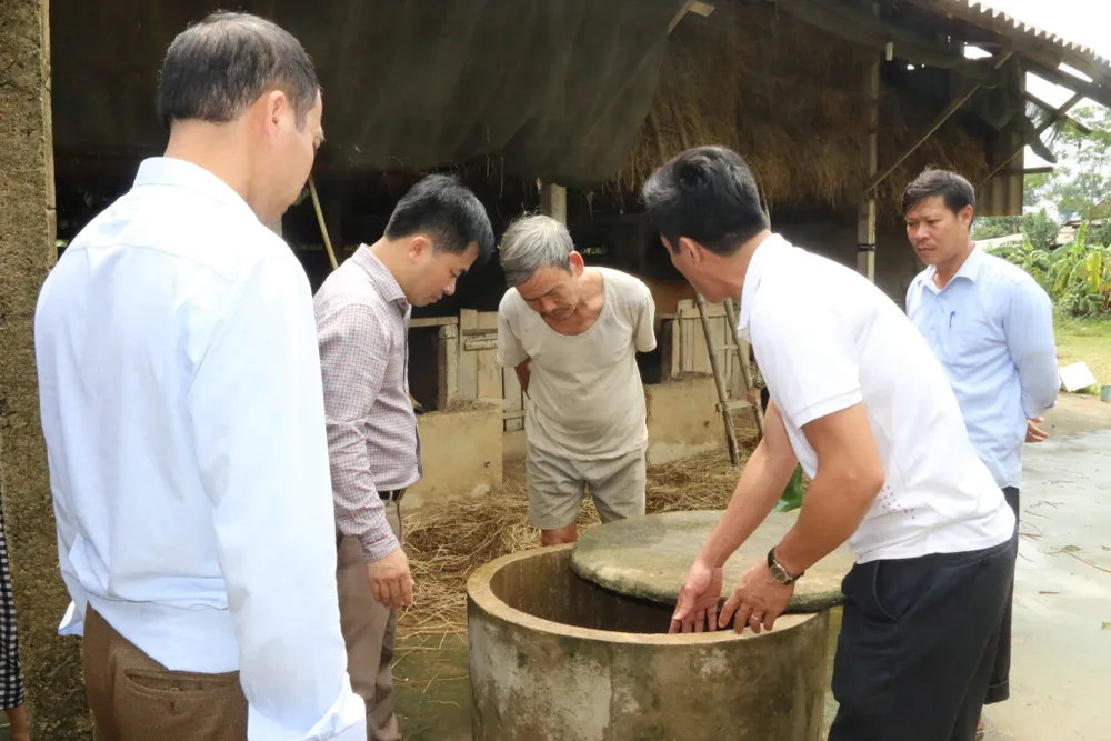 Bộ đội Biên phòng Hà Tĩnh nỗ lực giúp các trường học khắc phục mưa lũ, khai giảng năm học mới ảnh 11