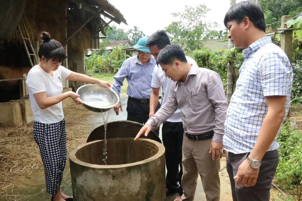 Bộ đội Biên phòng Hà Tĩnh nỗ lực giúp các trường học khắc phục mưa lũ, khai giảng năm học mới ảnh 12