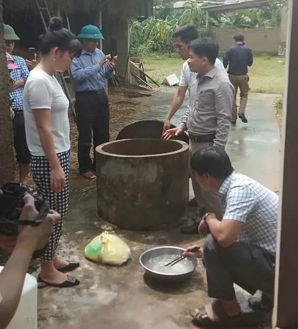 Bộ đội Biên phòng Hà Tĩnh nỗ lực giúp các trường học khắc phục mưa lũ, khai giảng năm học mới ảnh 14