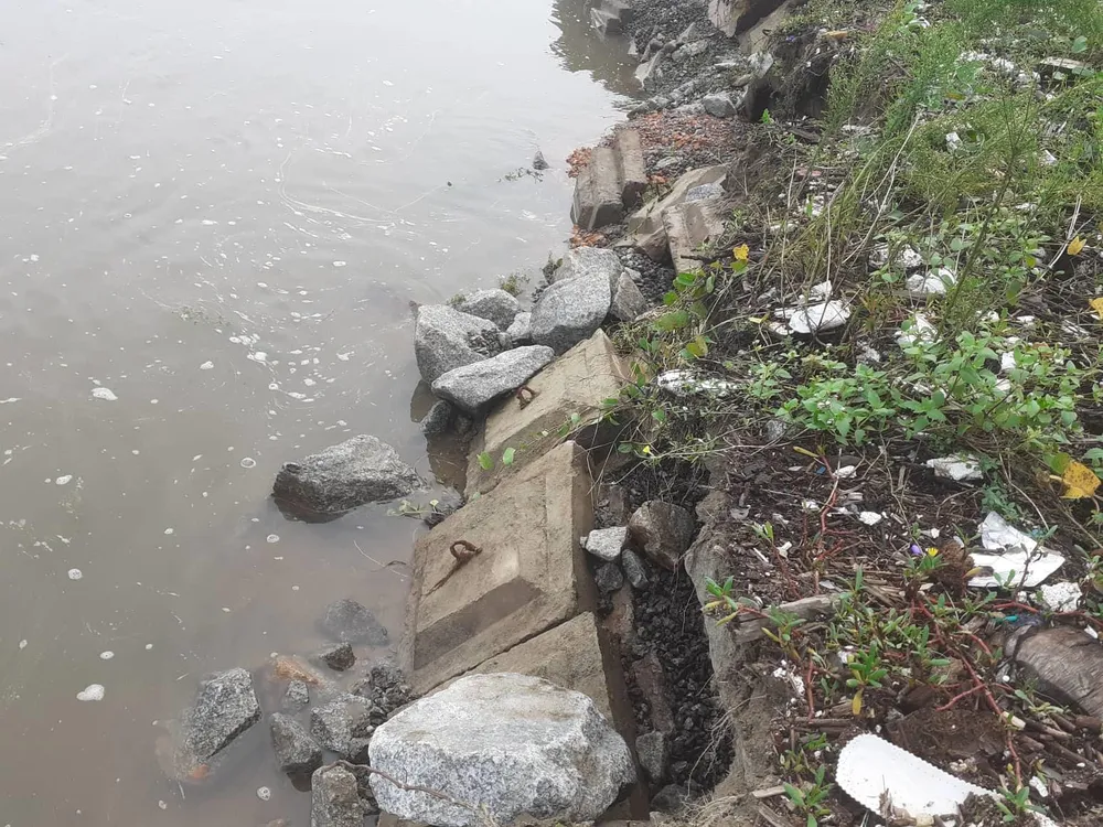 Đê chắn sóng ven biển ở Hà Tĩnh bị sạt lở sau mưa lũ ảnh 8