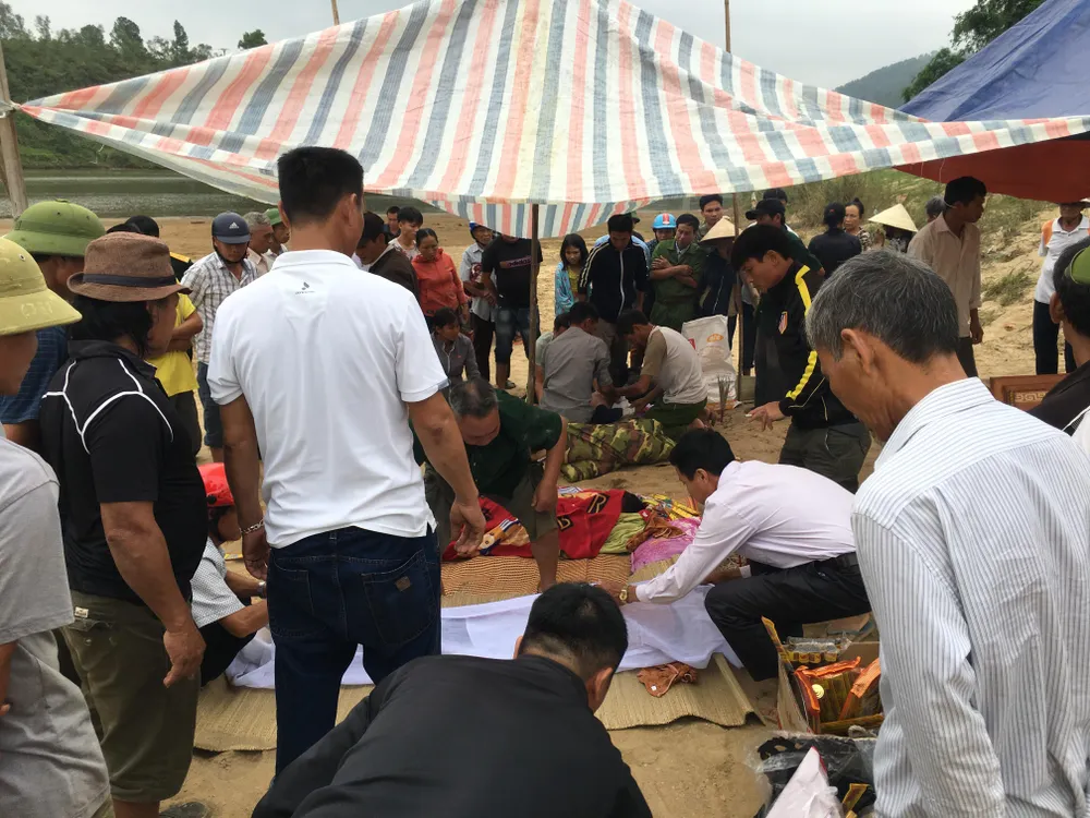 Tắm sông, 3 học sinh tử vong do đuối nước ảnh 2