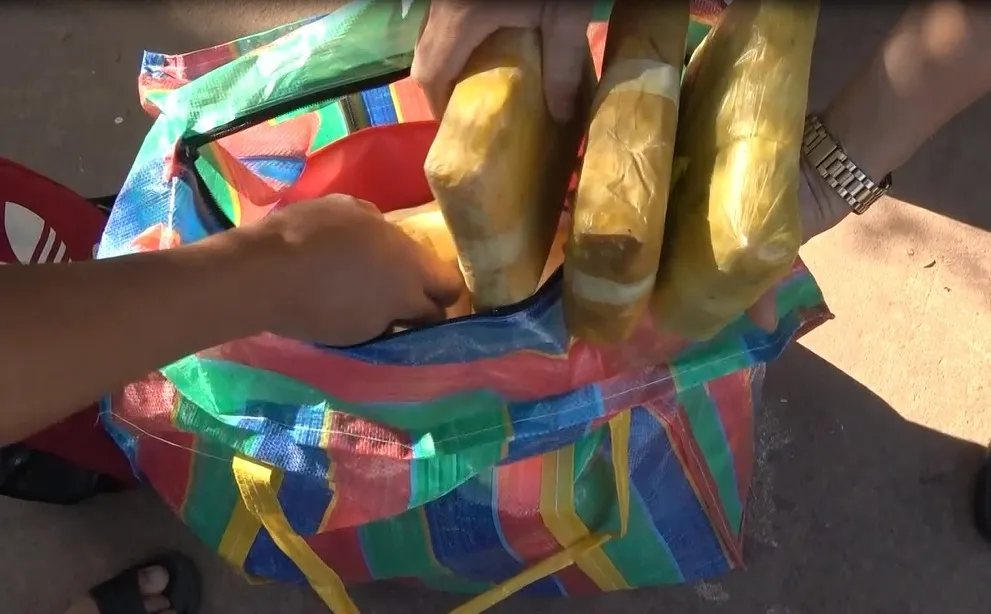 Bắt đối tượng vận chuyển 120.000 viên ma túy tổng hợp từ Lào về Việt Nam ảnh 2