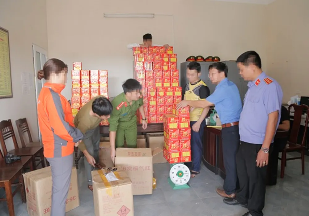 Pháo nổ được cơ quan chức năng thu giữ. Ảnh: Công an Hà Tĩnh