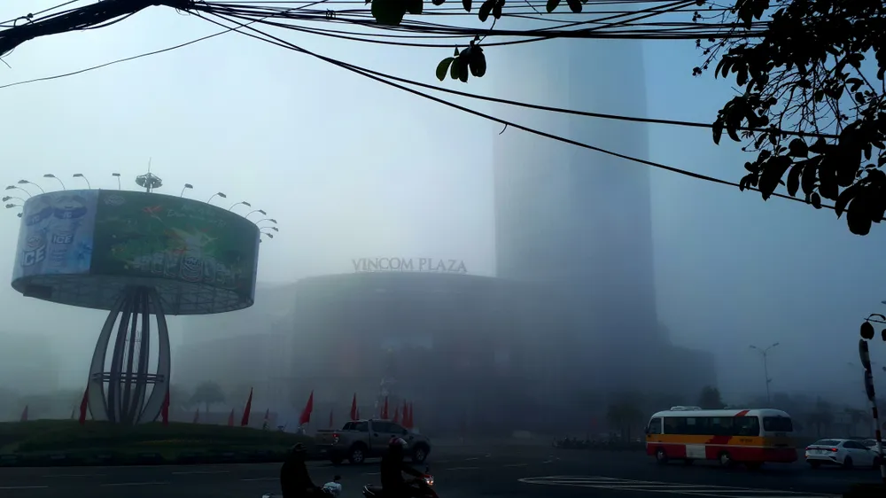 Sương mù phủ kín ở Hà Tĩnh ảnh 1