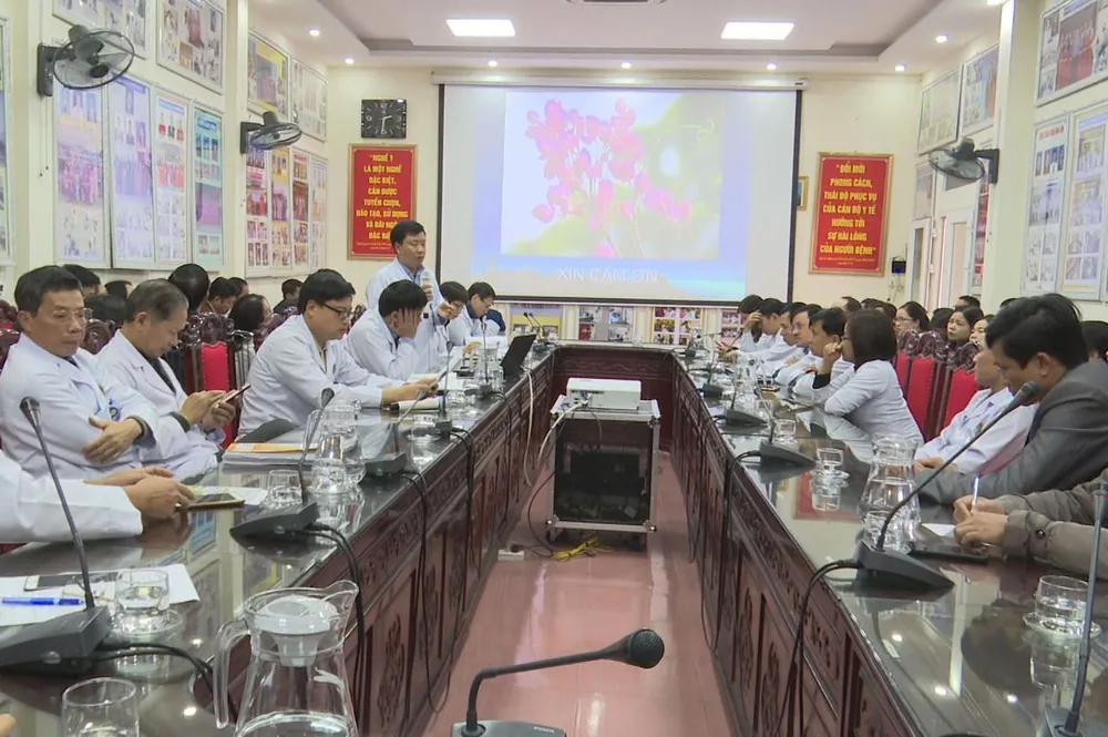 Bệnh viện Đa khoa Hà Tĩnh tổ chức tập huấn về triệu chứng lâm sàng chẩn đoán, điều trị, dự phòng viêm phổi cấp do virus Corona (nCoV)