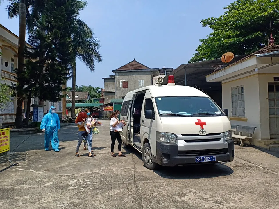 Thêm 2 bệnh nhân mắc Covid-19 điều trị tại Hà Tĩnh được ra viện ảnh 3