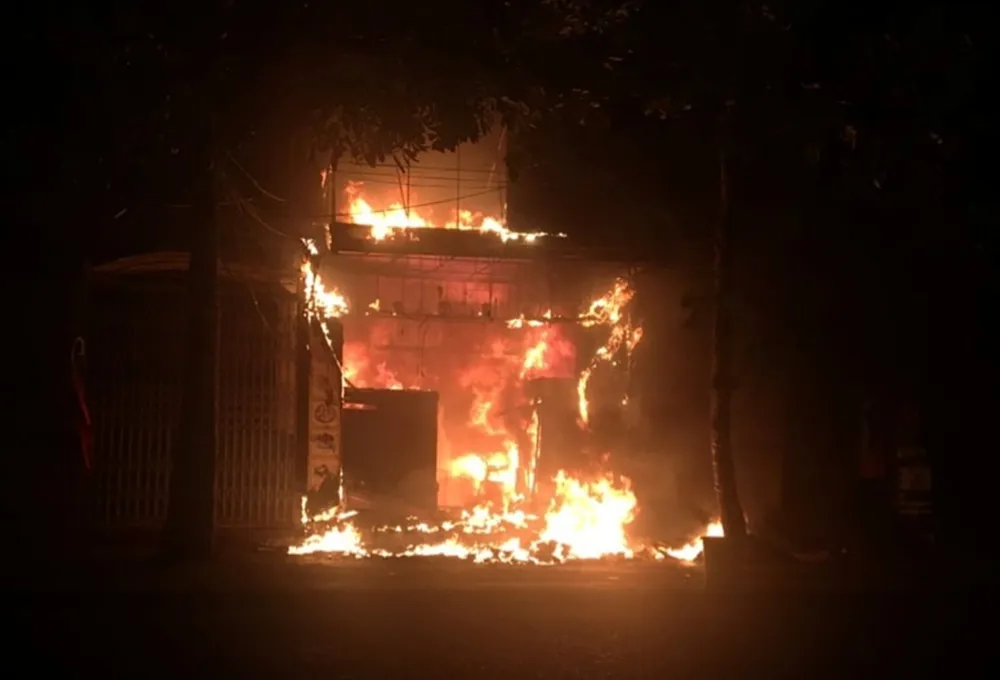 Hiện trường vụ cháy lúc rạng sáng ở TP Hà Tĩnh