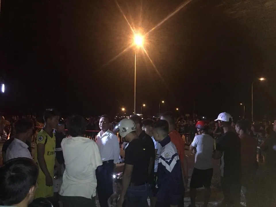 Phát hiện bé trai 4 tuổi tử vong dưới hố ga bên đường ảnh 3