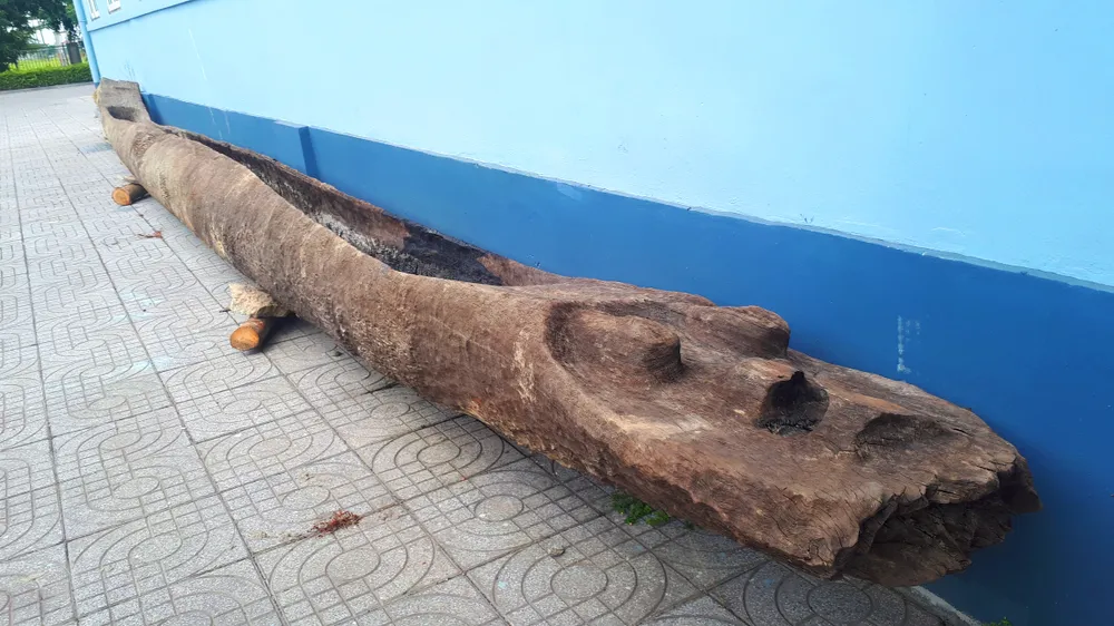 Phát hiện 2 chiếc thuyền độc mộc dưới lòng sông Ngàn Sâu ảnh 3