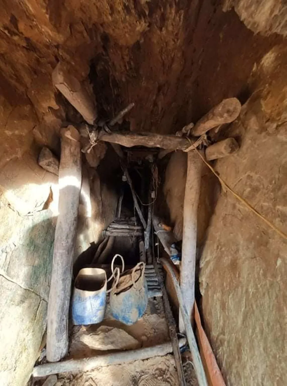 Phát hiện 2 vụ khai thác vàng trái phép trong đêm ở Hà Tĩnh ảnh 1