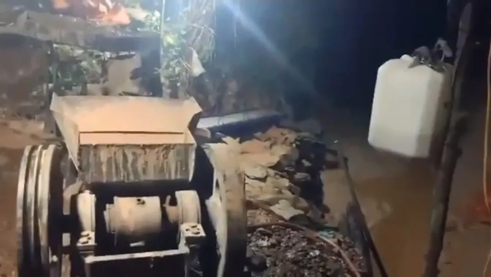 Phát hiện 2 vụ khai thác vàng trái phép trong đêm ở Hà Tĩnh ảnh 3