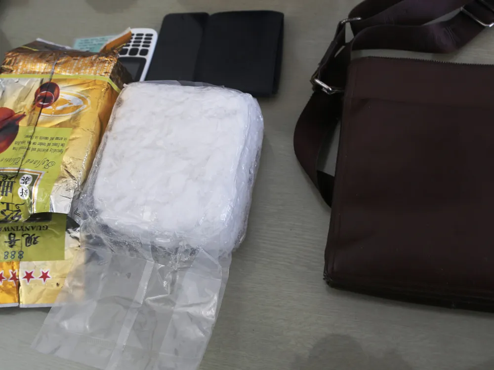 Bắt giữ đối tượng vận chuyển 1kg ma túy đá trên đường đi tiêu thụ ảnh 1